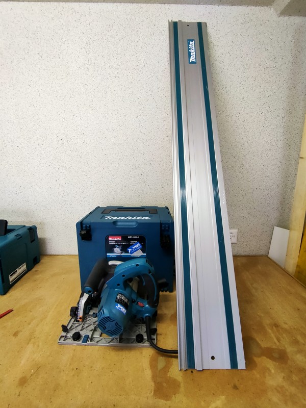 Scie plongeante 230V, avec rail de guidage